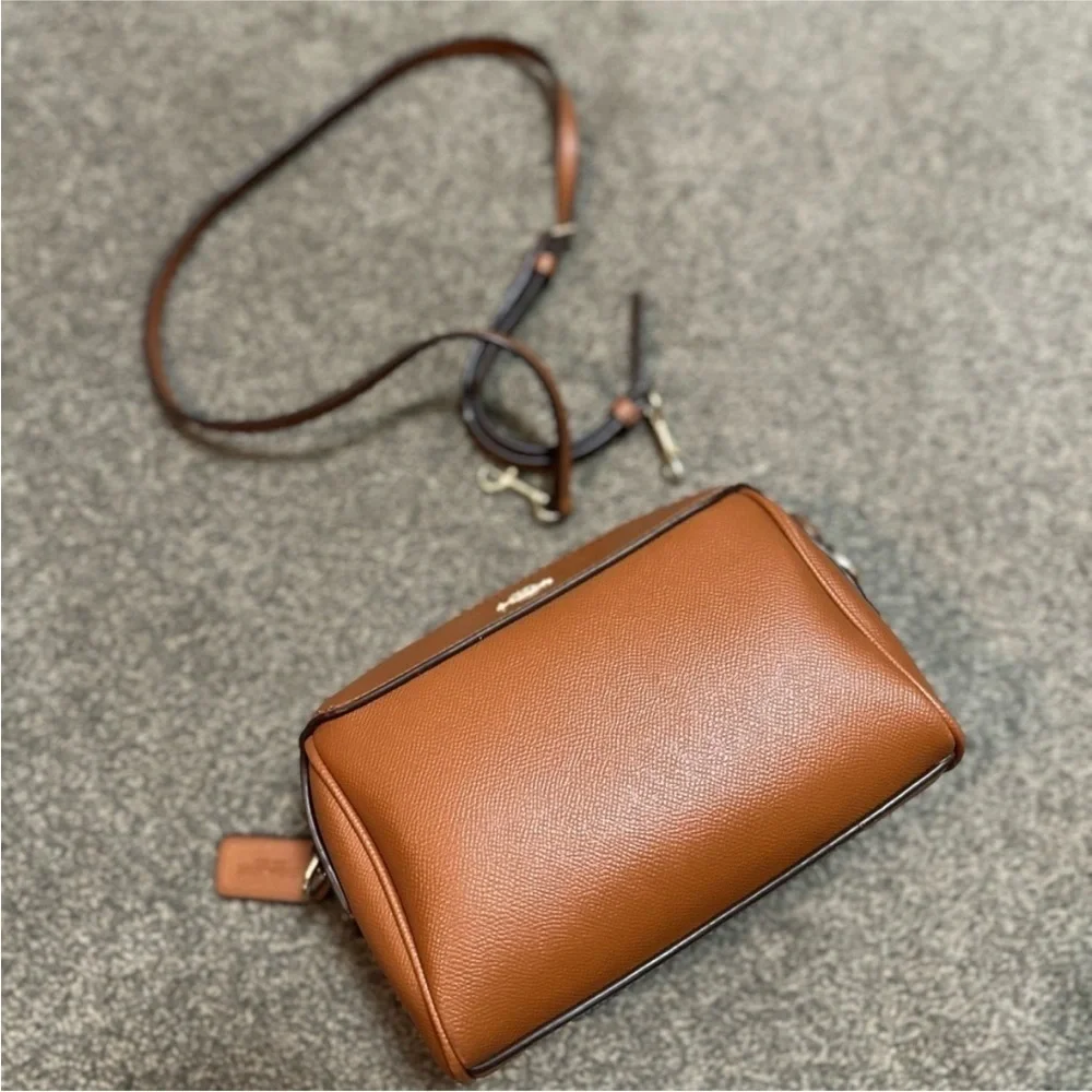 Coach Bennett Crossbody Leather Bag classic brown perfect for fall - Picture 2 of 4